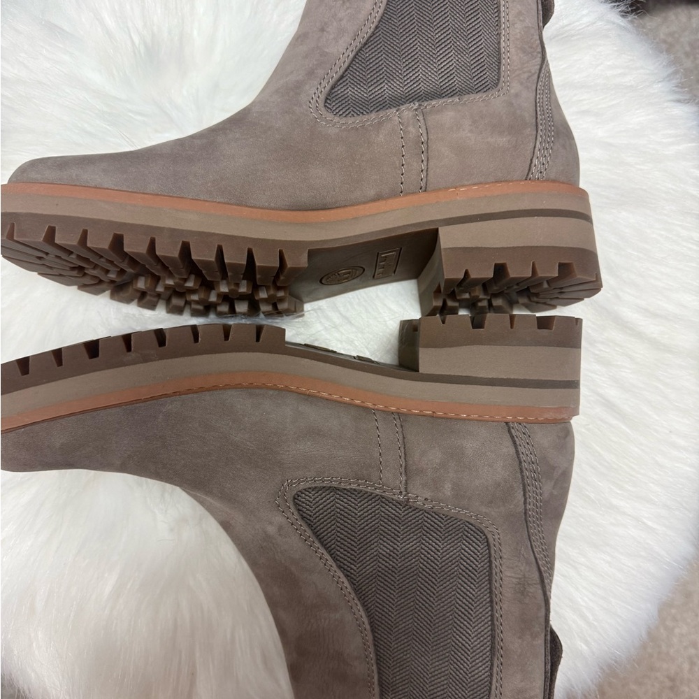 Timberland Women's Chelsea Boots - Picture 7 of 7